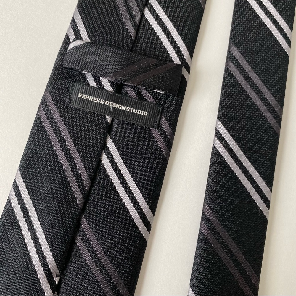 Express Tie - Picture 4 of 5